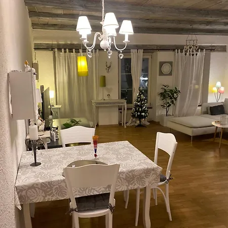 Joline Private Guest